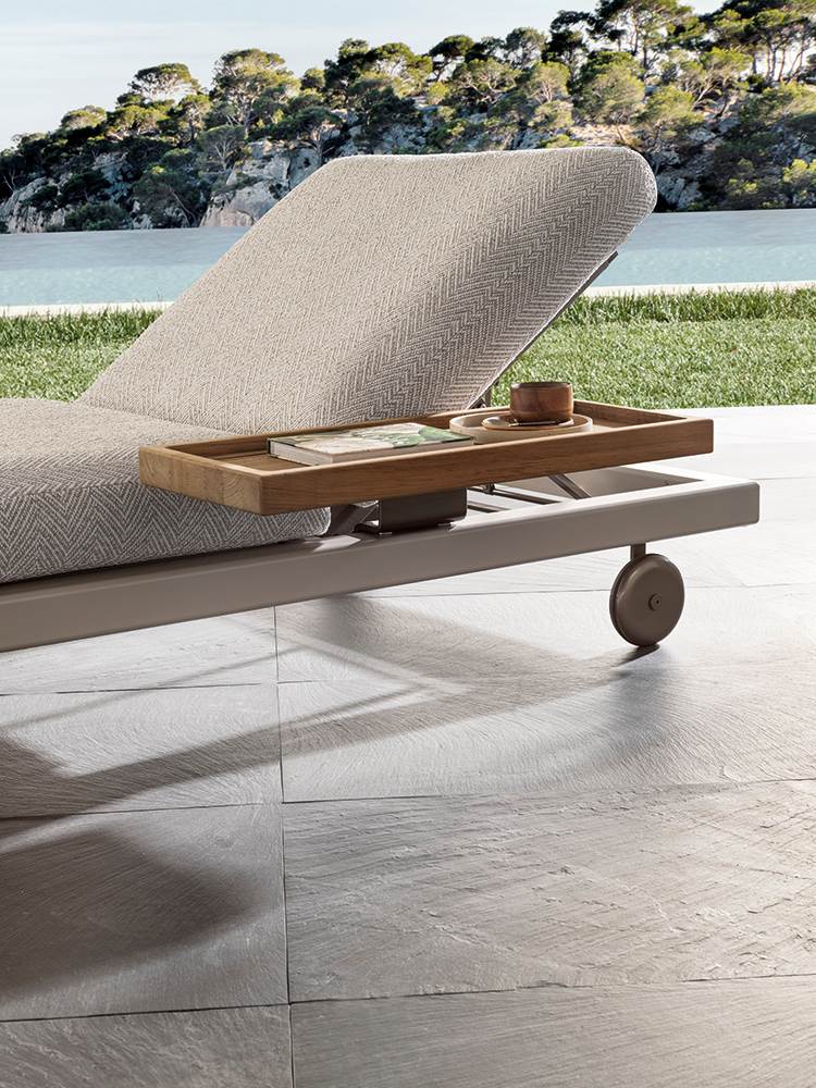 Patio daybed