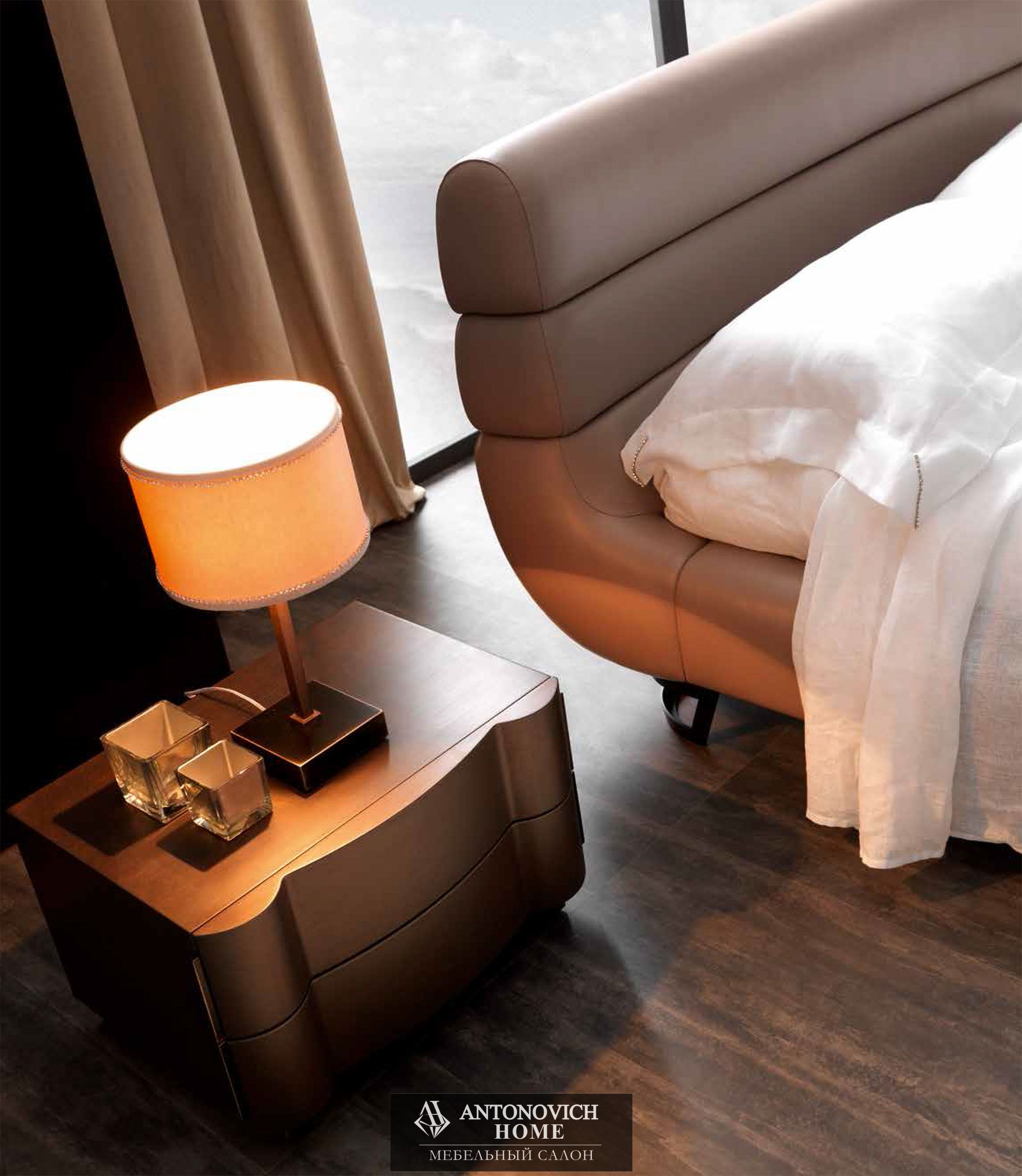 Прикроватная тумба Leon коллеция Zoe Gold фабрики CorteZari