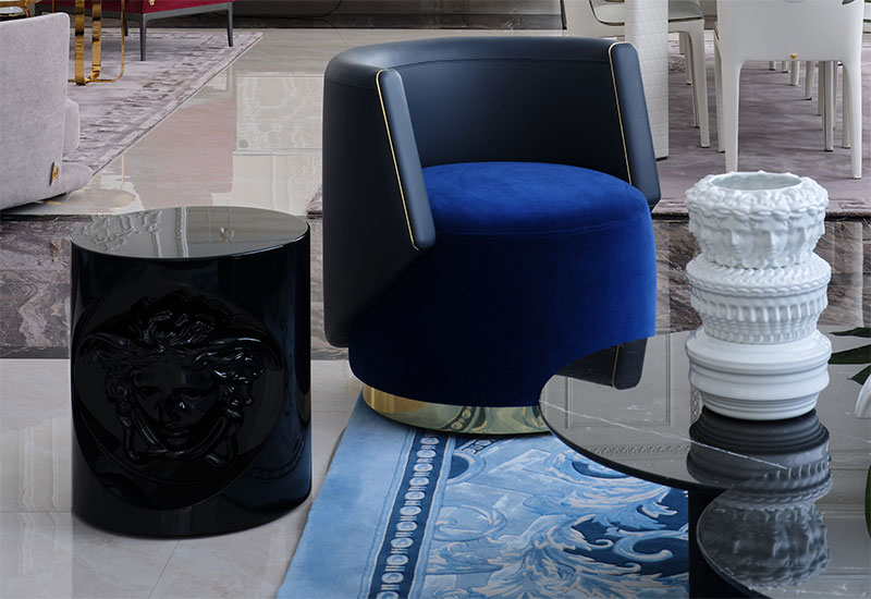 Versace Home кресло Virtus, кофейный столик VG2 STOOL, вазы